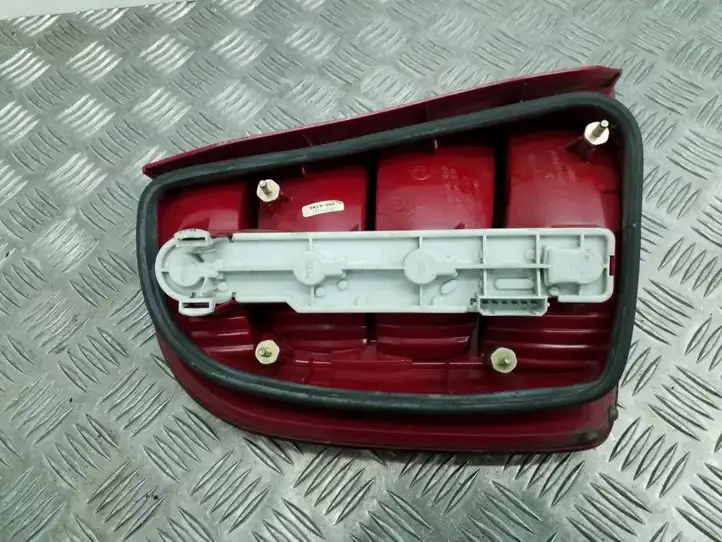 Skoda Fabia Mk1 (6Y) (1999 - 2007) 6Y6945096B Задний фонарь в кузове — фото 6