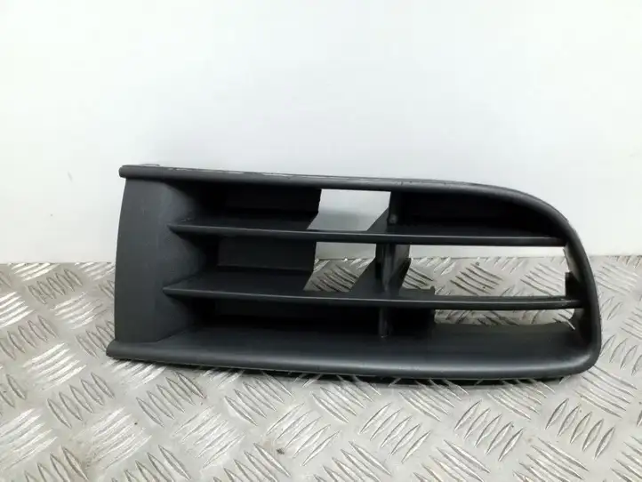 Volkswagen Polo (2001 - 2005) 6Q0853666D Решетка противотуманной фары — фото 1