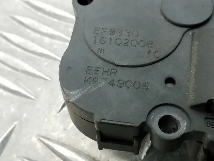 Audi A4 S4 B8 8K (2007 - 2011) K9749005 Двигатель задвижки потока воздуха — фото 4