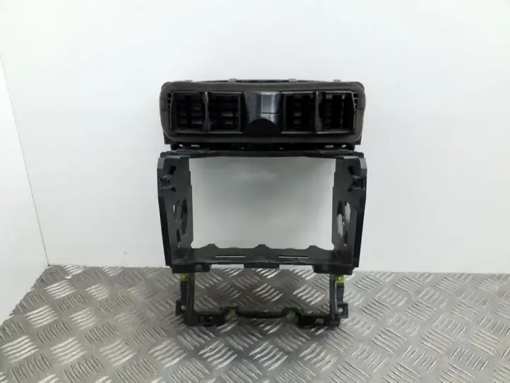 Volkswagen Golf VI (2009 - 2013) 5K0858089D Центральный воздушный дефлектор — фото 6
