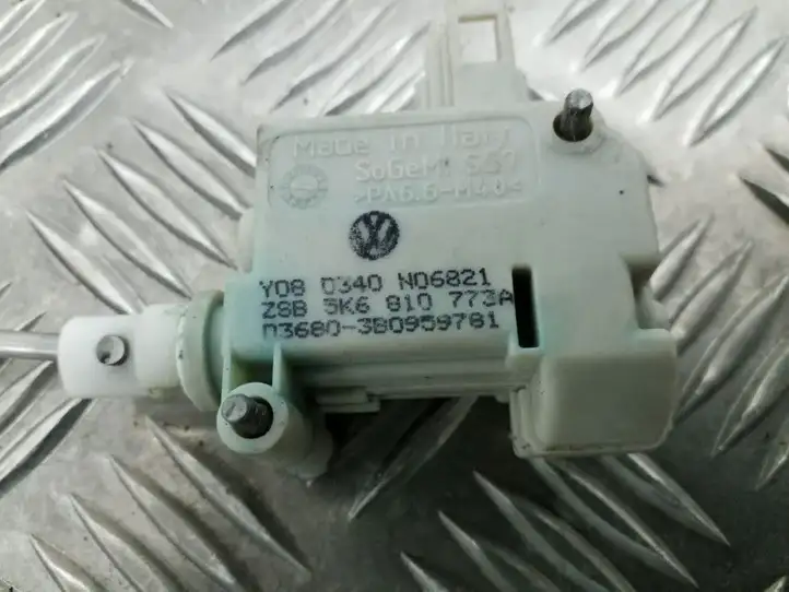 Volkswagen Golf VI (2009 - 2013) 5K6810773A Замок крышки топливного бака — фото 2