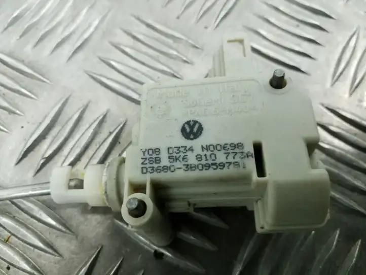Volkswagen Golf VI (2009 - 2013) 5K6810773A Привод замка крышки топливного бака — фото 4