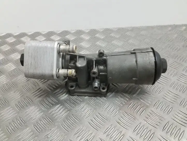 Volkswagen PASSAT B6 (2005 - 2010) 045115389H Кронштейн масляного фильтра — фото 1