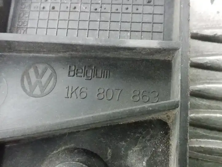 Volkswagen Golf V (2003 - 2009) 1K6807863 Кронштейн заднего бампера — фото 3