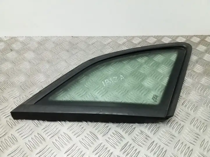Seat Ibiza IV (6J,6P) (2008 - 2017) 6J8845041B Заднее боковое стекло — фото 5