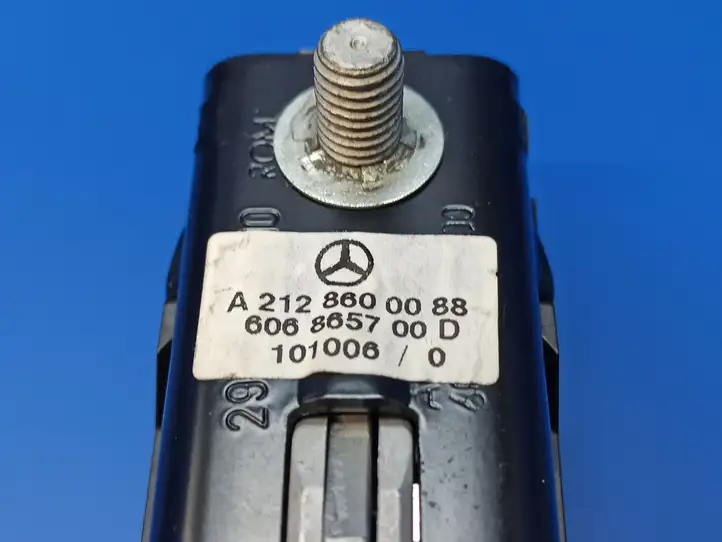 Mercedes-Benz E W212 (2009 - 2016) A2128600088 Электродвигатель регулировки ремня безопасности — фото 3