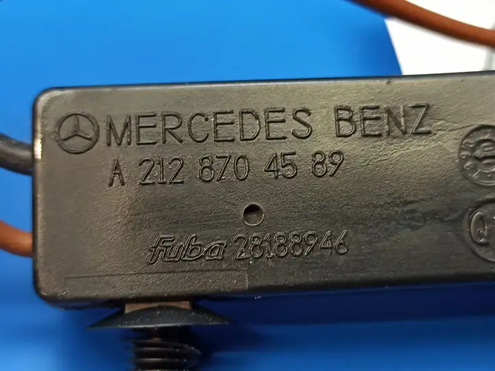 Mercedes-Benz E W212 (2009 - 2016) A2128704589 Усилитель антенны — фото 8