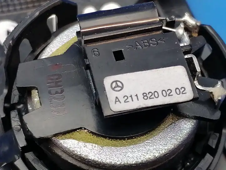 Mercedes-Benz E C207 W207 (2009 - 2017) A2078270140 Твитер задних дверей — фото 9