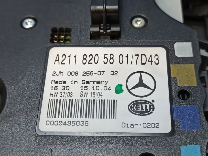 Mercedes-Benz E W211 (2002 - 2009) A2118205801 Передняя подсветка — фото 9