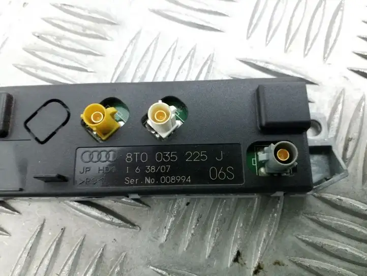 Audi A5 8T 8F (2007 - 2011) 8T0035225J Усилитель антенны — фото 2