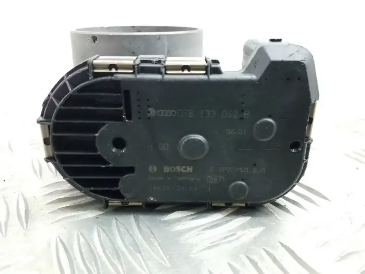 Audi A4 S4 B6 8E 8H (2000 - 2006) 078133062B Дроссельная заслонка — фото 2