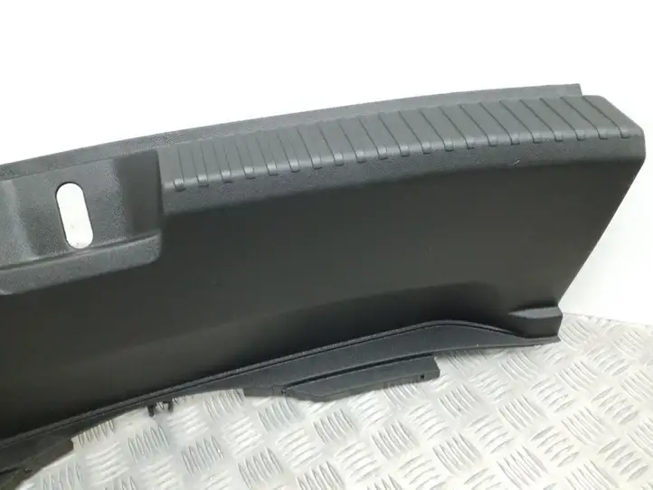 Seat Leon (5F) (2012 - 2019) 5F0863459A Отделка порога багажника — фото 4