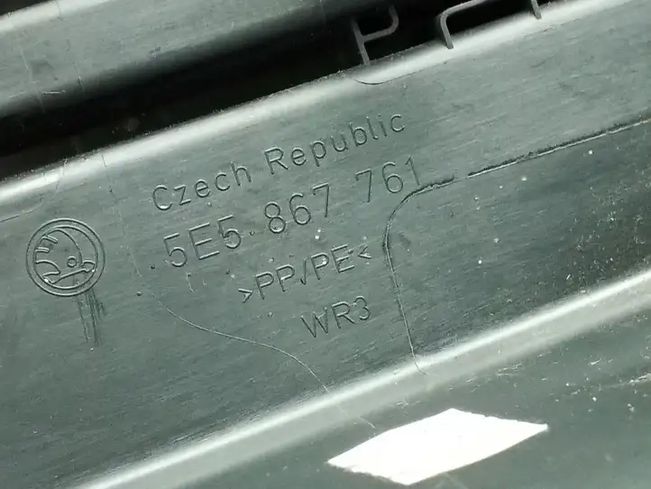 Skoda Octavia Mk3 (5E) (2013 - 2019) 5E5867761 Держатель шторки — фото 2