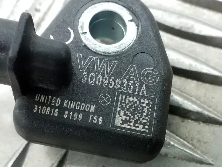 Skoda Octavia Mk3 (5E) (2013 - 2019) 3Q0959351A Датчик удара SRS — фото 3
