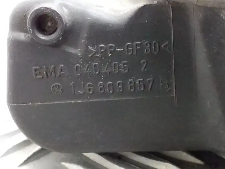 Volkswagen Golf IV (1998 - 2005) 1J6809857B Крышка топливного бака — фото 2