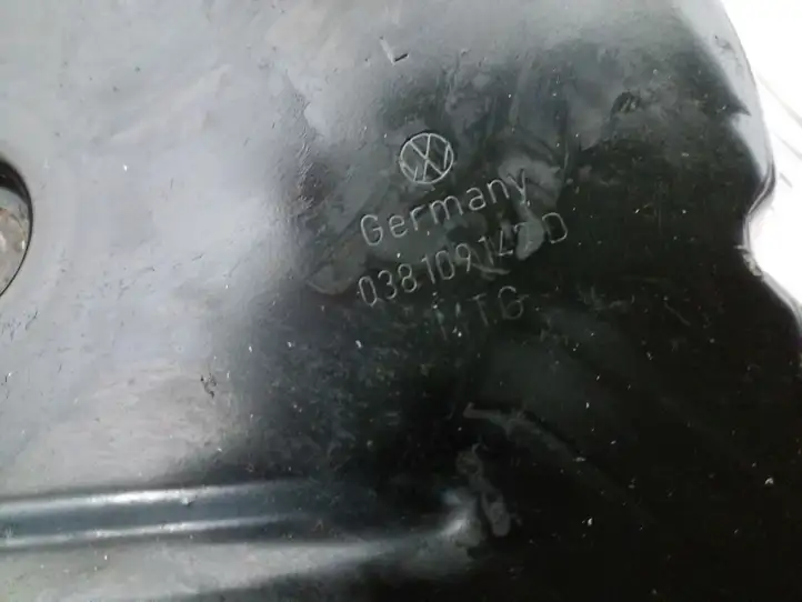 Audi A6 S6 C6 4F (2004 - 2008) 038109147D Защита ремня ГРМ — фото 3