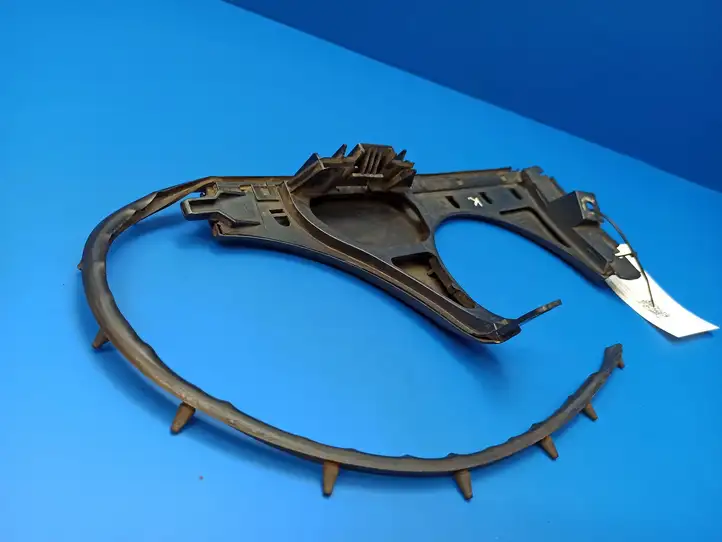 Mercedes-Benz E W210 (1995 - 2002) 2108200112 Окантовка фары — фото 10