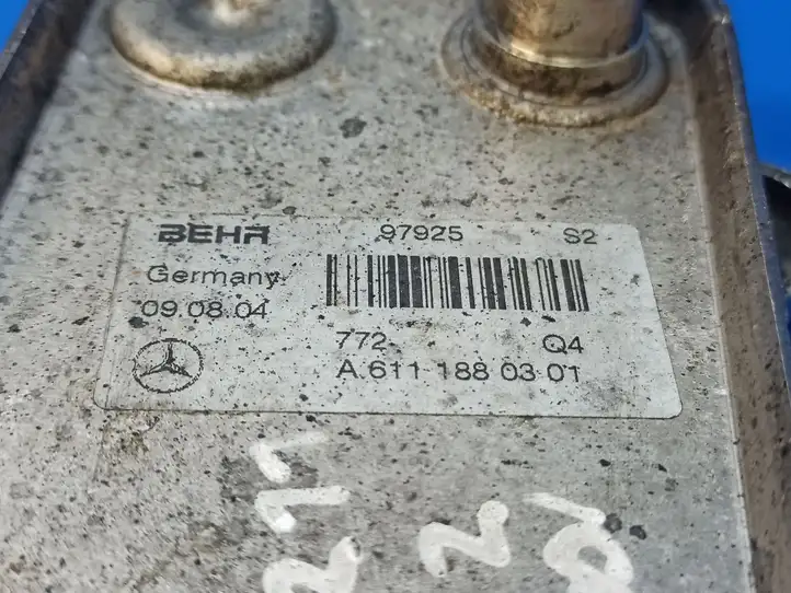 Mercedes-Benz E W211 (2002 - 2009) A6111880301 Кронштейн масляного фильтра — фото 4