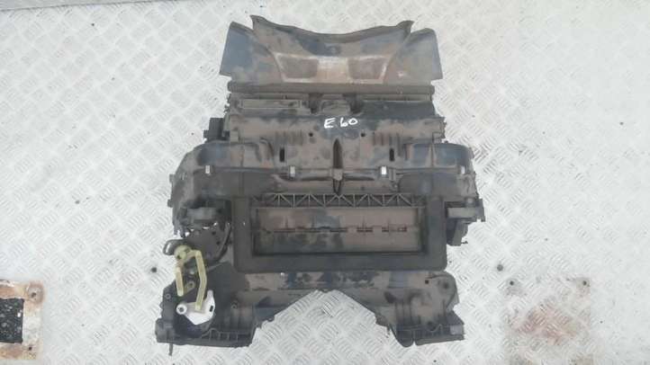 10938414 BMW 5 E60 E61 Salono oro mazgo komplektas