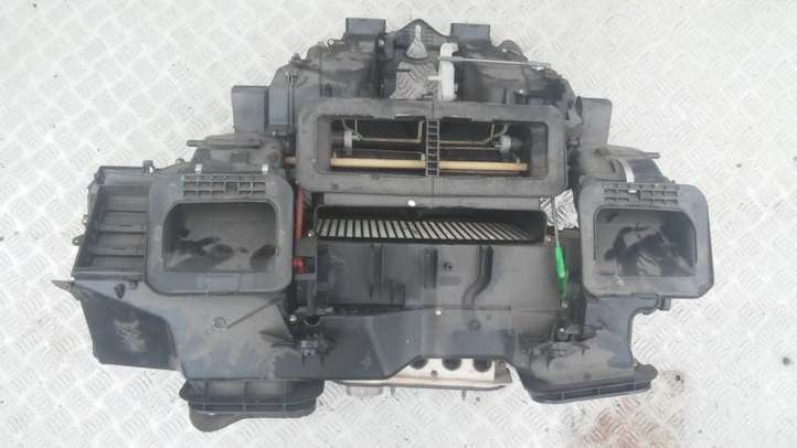 64116980211 BMW 7 E65 E66 Salono oro mazgo komplektas