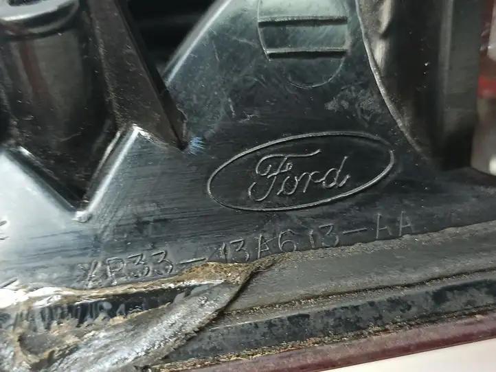 Ford Mustang IV (1994 - 2004) XR3313A613AA Дополнительный стоп фонарь — фото 2