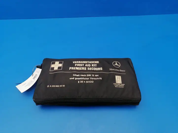 Mercedes-Benz C W203 (2000 - 2007) A2038600050 Автомобильная аптечка — фото 1