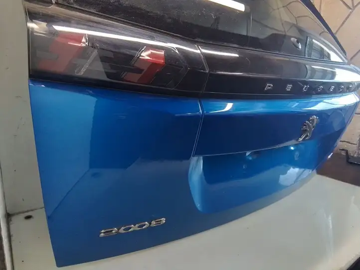 Peugeot 2008 II (2019 - ) Крышка багажника — фото 9