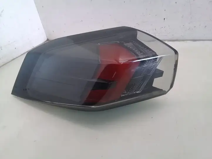 Peugeot 2008 II (2019 - ) 9838190580 Задний фонарь в кузове — фото 1