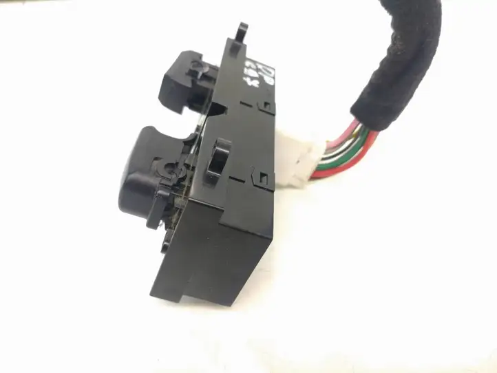 Hyundai Santa Fe (2005 - 2009) 371510 Блок кнопок стеклоподъемников — фото 2