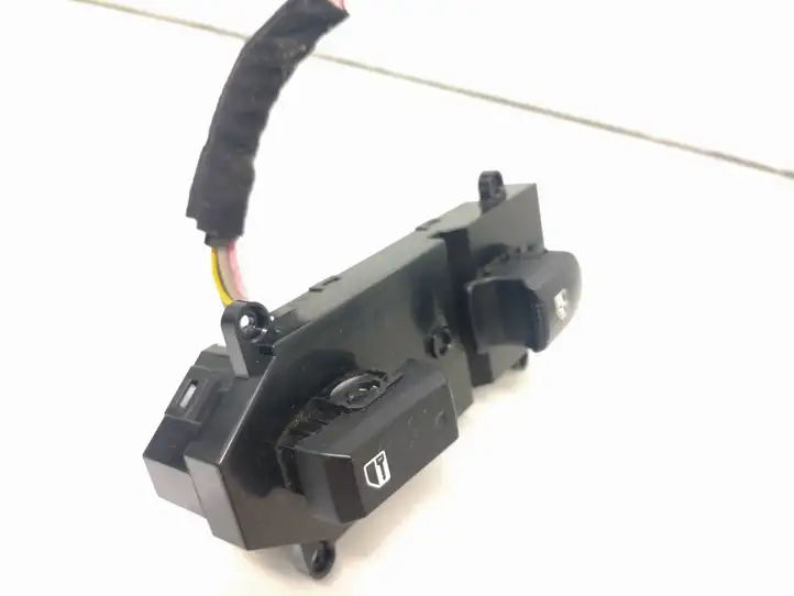 Hyundai Santa Fe (2005 - 2009) 371510 Блок кнопок стеклоподъемников — фото 4