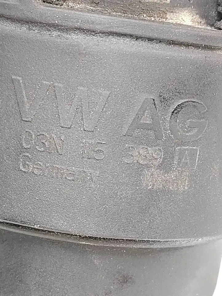 Volkswagen Golf VII (2013 - 2019) 03N115389A Кронштейн масляного фильтра — фото 11