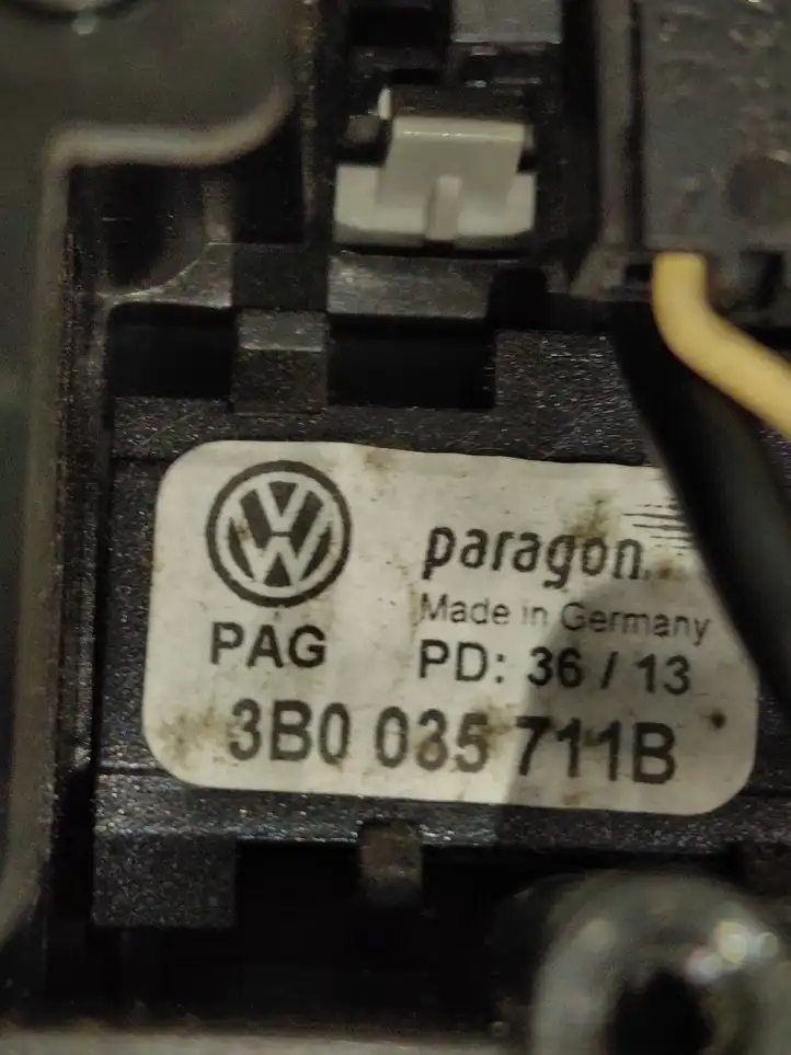 Volkswagen Golf VII (2013 - 2019) 5G1947105P Передняя подсветка — фото 4