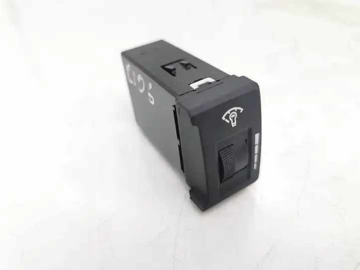 Hyundai i30 (2007 - 2012) 751U900701 Включатель регулировки освещения панели — фото 1