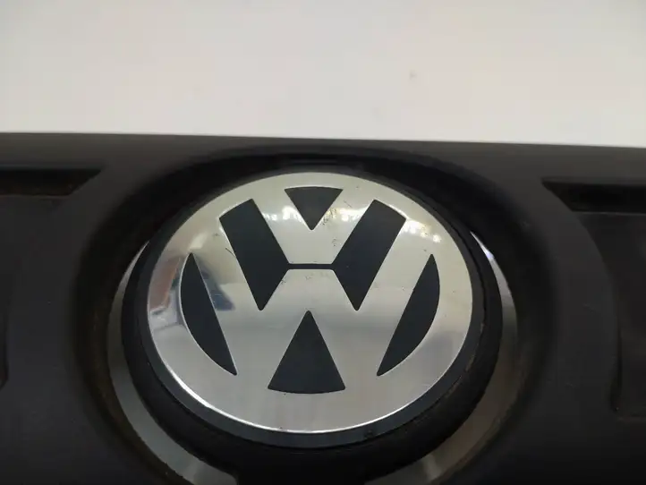 Volkswagen Golf V (2003 - 2009) 036103925CD Крышка двигателя декоративная — фото 4