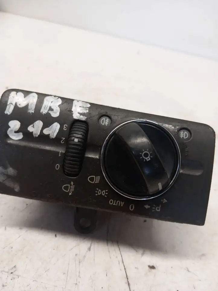 Mercedes-Benz E W211 (2002 - 2009) 2115450304 Включатель фонарей — фото 1