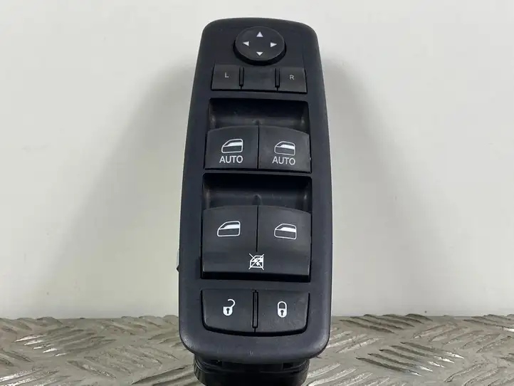 Jeep Grand Cherokee (2010 - 2021) 68289802AB Блок кнопок стеклоподъемников — фото 2