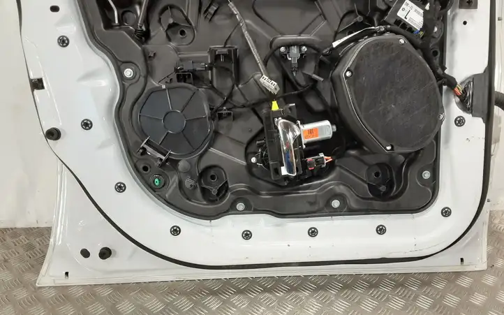 Jeep Grand Cherokee (2010 - 2021) Дверь — фото 6