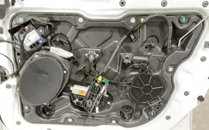 Jeep Grand Cherokee (2010 - 2021) Дверь — фото 6