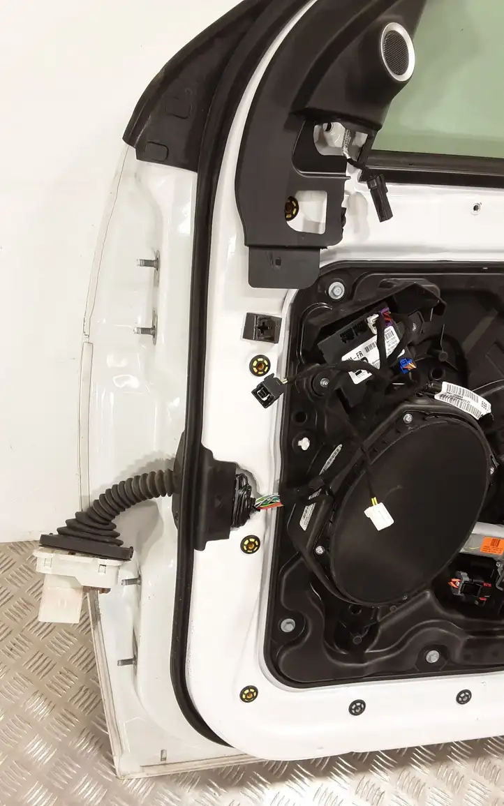 Jeep Grand Cherokee (2010 - 2021) Дверь — фото 10