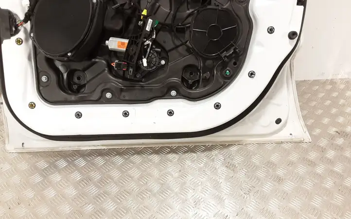 Jeep Grand Cherokee (2010 - 2021) Дверь — фото 11