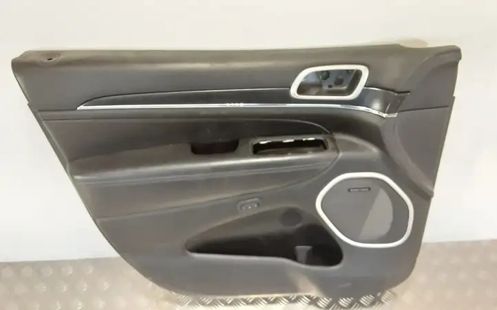 Jeep Grand Cherokee (2010 - 2021) Обшивка передней двери — фото 1