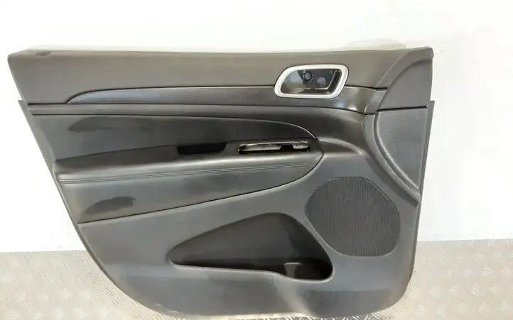 Jeep Grand Cherokee (2010 - 2021) Обшивка передней двери — фото 1