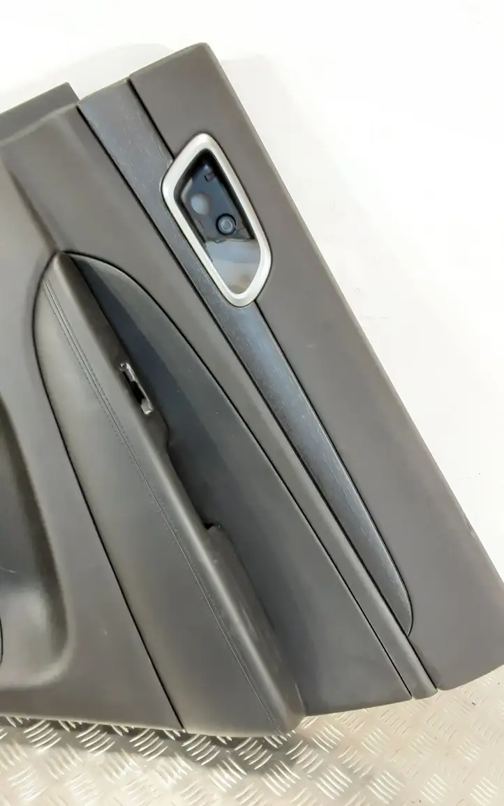 Jeep Grand Cherokee (2010 - 2021) Обшивка задней двери — фото 2