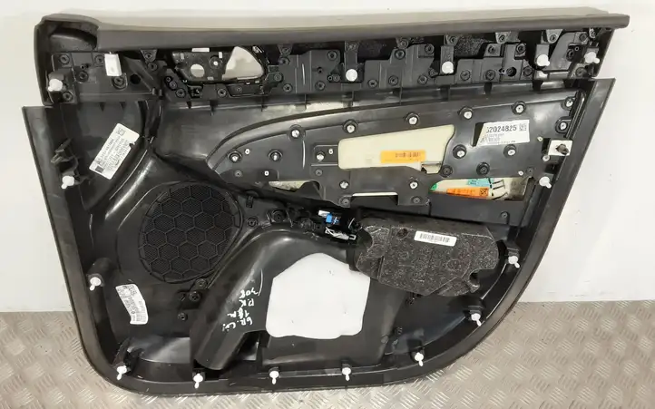 Jeep Grand Cherokee (2010 - 2021) Обшивка передней двери — фото 5
