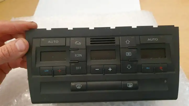 Audi A4 S4 B7 8E 8H (2004 - 2009) 8E0820043BL Блок управления климат-контролем — фото 3