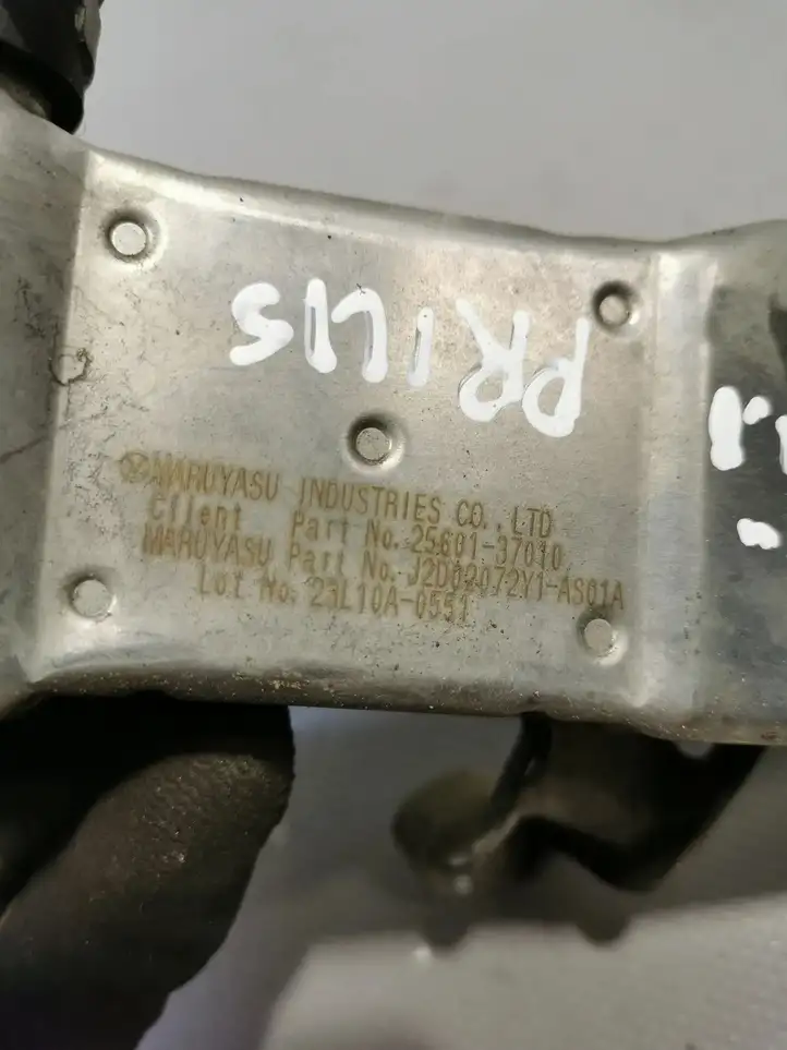 Toyota Prius (XW30) (2009 - 2015) 2560137010 Охладитель клапана EGR — фото 2