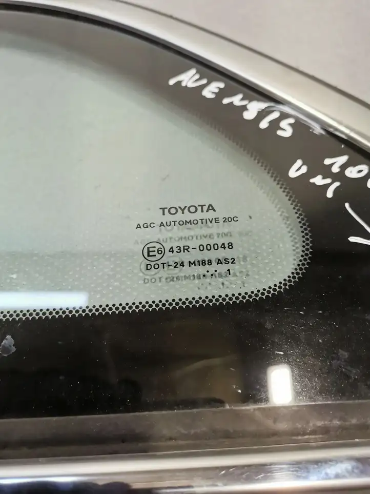 Toyota Avensis T270 (2009 - 2012) Заднее боковое стекло — фото 2