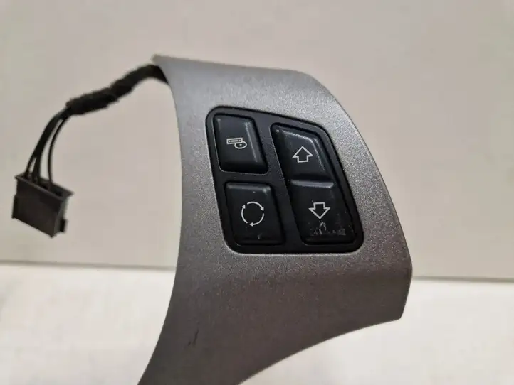 BMW 1 E81 E87 (2004 - 2011) 695656001 Кнопки на рулевом колесе — фото 4