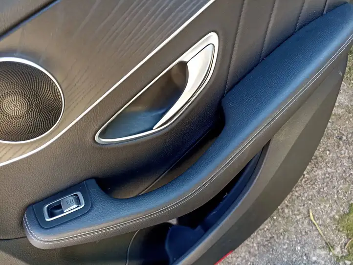 Mercedes-Benz C W205 (2014 - 2021) Обшивка задней двери — фото 5