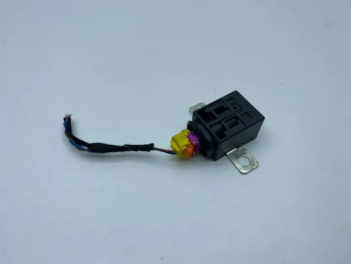 Audi A7 S7 4G (2010 - 2014) 4F0915519 Реле защиты аккумулятора — фото 1